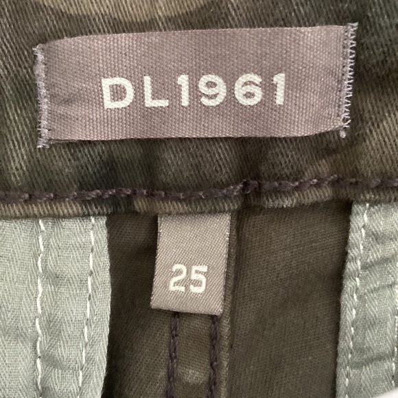 DL1961 Gwen Camouflage Jogger Pant Size 25 EUC - Picture 8 of 14